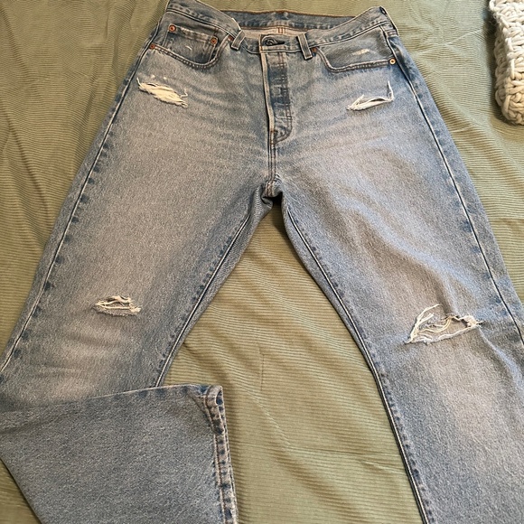 Levi's Women's 501 High Rise Straight Leg Tailored Jeans - Picture 1 of 6
